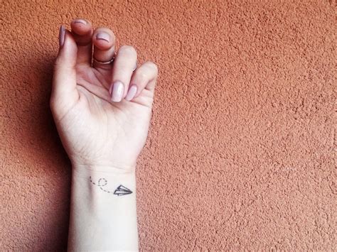 tatuaggi piccoli significativi maschili|Tatuaggi piccoli: 200 Idee, foto e significati